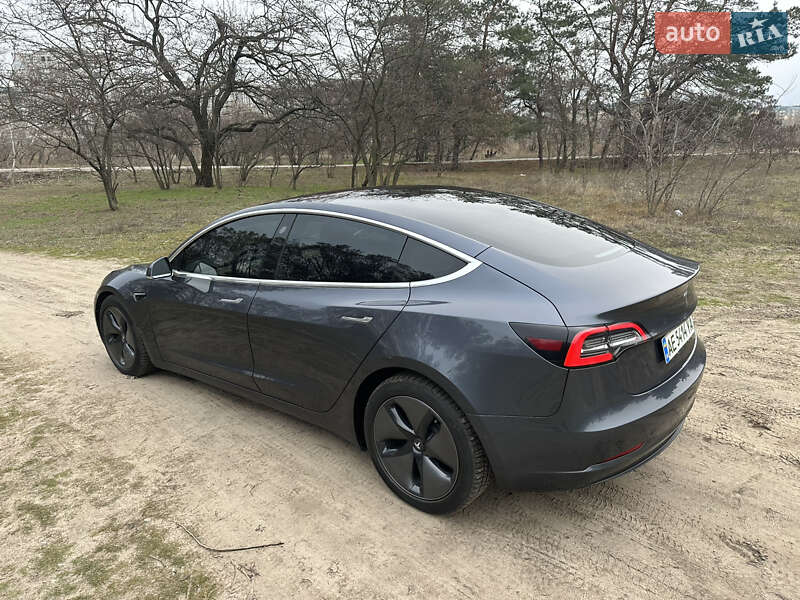 Седан Tesla Model 3 2019 в Дніпрі