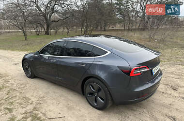 Седан Tesla Model 3 2019 в Дніпрі