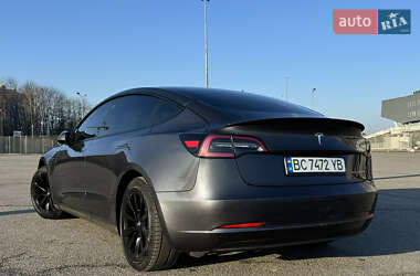 Седан Tesla Model 3 2020 в 