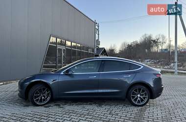 Седан Tesla Model 3 2019 в Львові