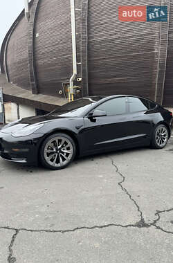 Седан Tesla Model 3 2021 в 