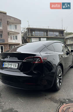 Седан Tesla Model 3 2021 в 
