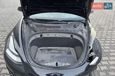 Седан Tesla Model 3 2019 в 