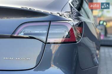 Седан Tesla Model 3 2019 в 