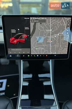 Седан Tesla Model 3 2019 в 