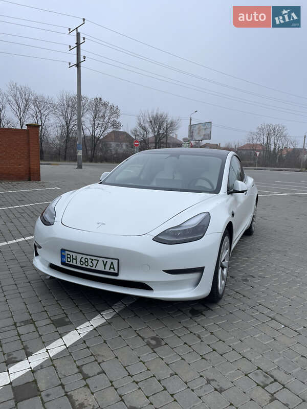 Tesla Model 3 2022
