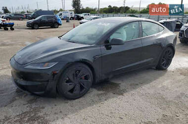 Седан Tesla Model 3 2024 в 