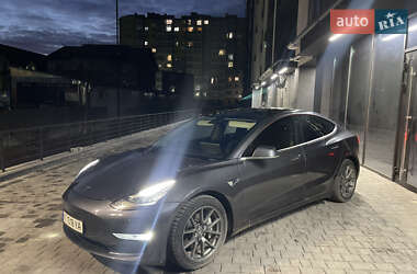 Седан Tesla Model 3 2019 в 