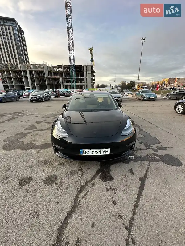 Седан Tesla Model 3 2018 в 