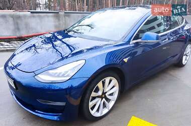 Седан Tesla Model 3 2020 в Ірпені