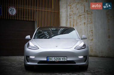 Седан Tesla Model 3 2018 в 