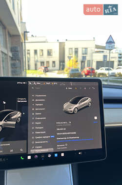 Седан Tesla Model 3 2019 в Львові