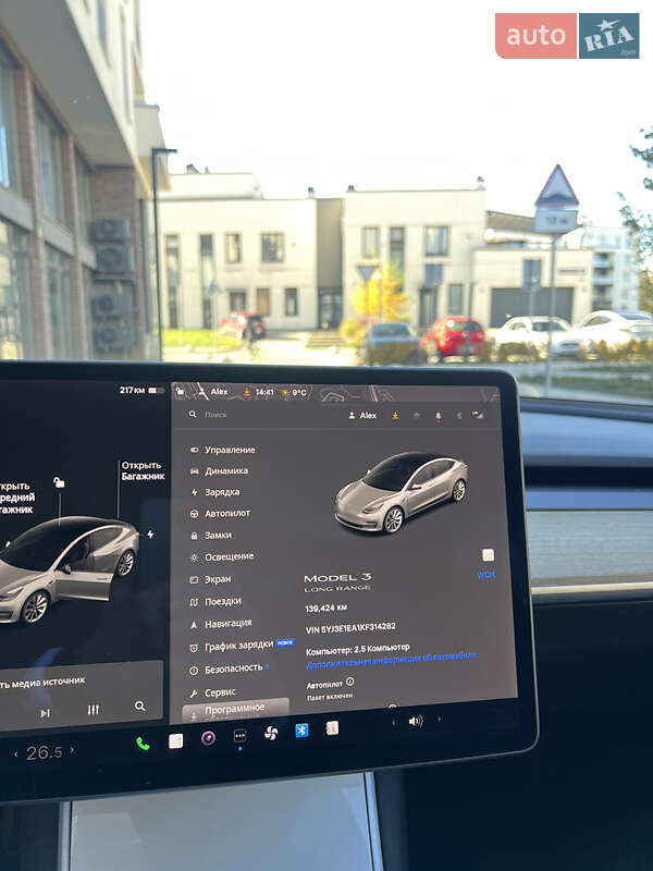 Седан Tesla Model 3 2019 в Львові