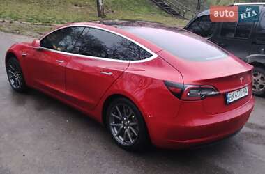 Седан Tesla Model 3 2018 в 