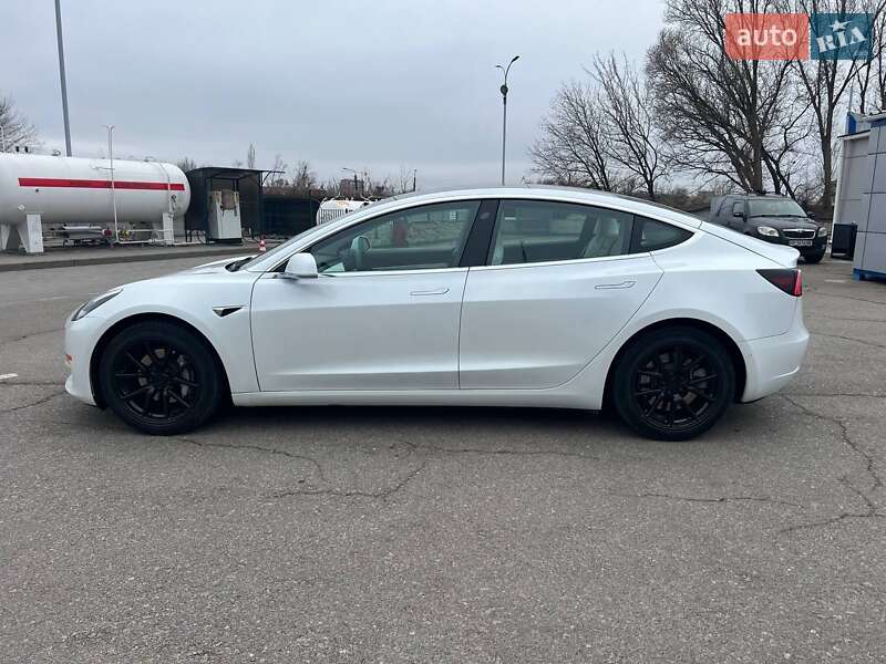 Седан Tesla Model 3 2020 в Запорожье