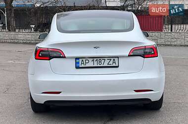 Седан Tesla Model 3 2020 в 