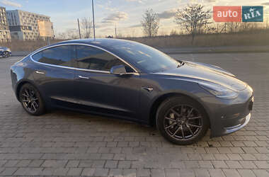 Седан Tesla Model 3 2019 в 