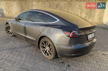 Седан Tesla Model 3 2019 в 