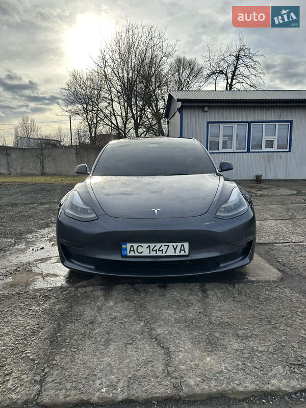 Tesla Model 3 2023