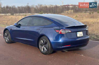Седан Tesla Model 3 2021 в 