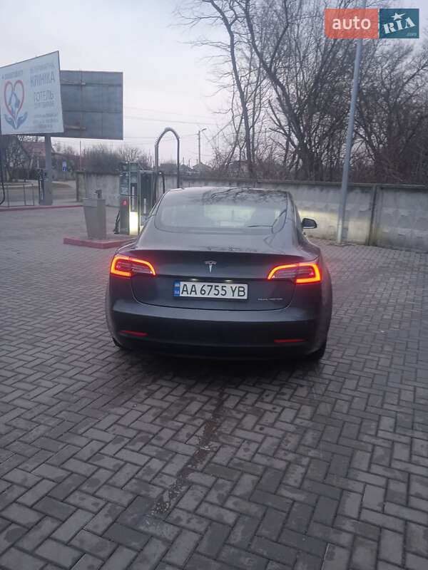 Седан Tesla Model 3 2019 в Борисполі