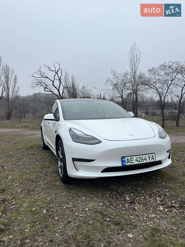Седан Tesla Model 3 2021 в Каменском