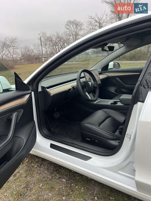 Седан Tesla Model 3 2021 в Каменском
