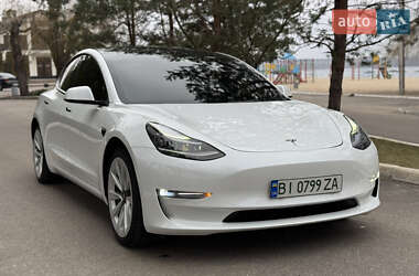 Седан Tesla Model 3 2022 в Киеве