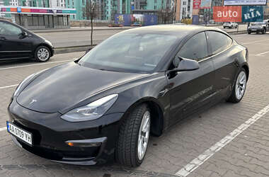 Седан Tesla Model 3 2021 в 