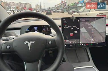 Седан Tesla Model 3 2021 в 