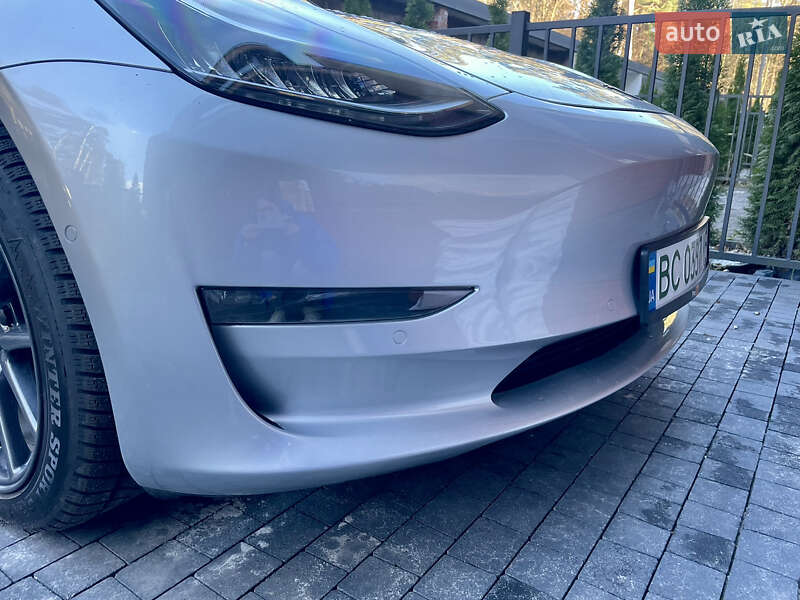 Седан Tesla Model 3 2018 в Львове