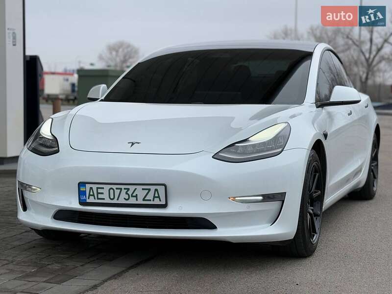 Седан Tesla Model 3 2020 в Дніпрі