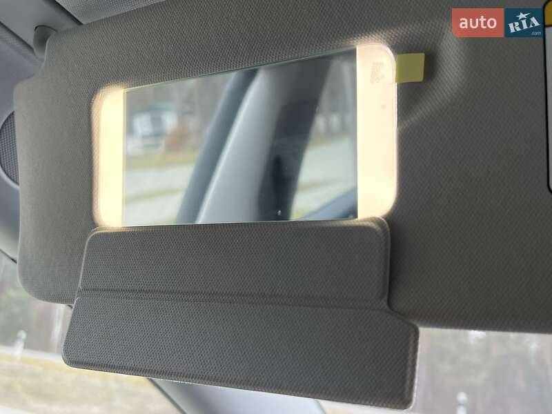 Седан Tesla Model 3 2022 в Коростені