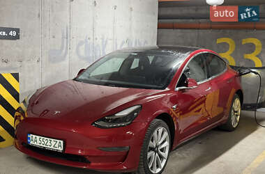 Седан Tesla Model 3 2019 в Львові