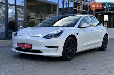 Седан Tesla Model 3 2022 в Ровно