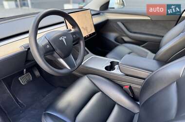 Седан Tesla Model 3 2022 в Ровно