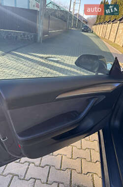 Седан Tesla Model 3 2022 в Надворной