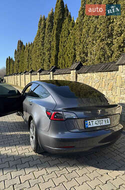 Седан Tesla Model 3 2022 в Надворной