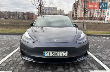 Седан Tesla Model 3 2022 в 