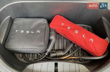 Седан Tesla Model 3 2021 в Києві