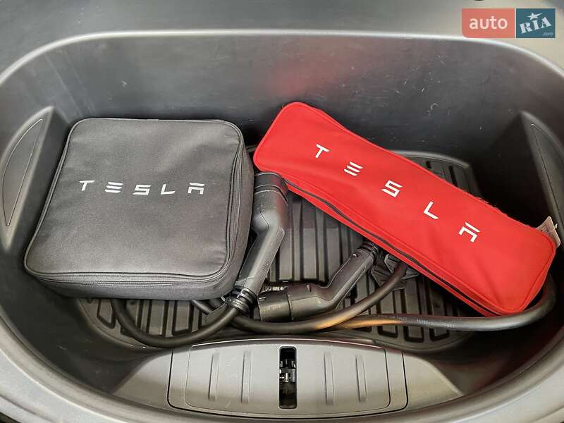 Седан Tesla Model 3 2021 в Києві