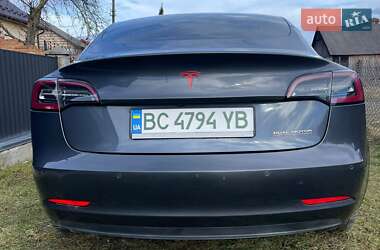 Седан Tesla Model 3 2019 в 
