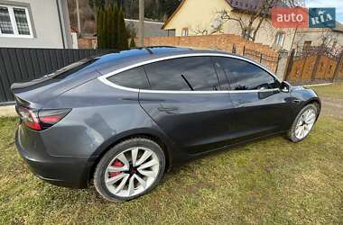 Седан Tesla Model 3 2019 в 