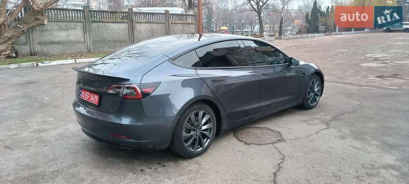 Седан Tesla Model 3 2018 в Чернигове