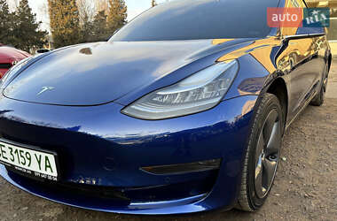 Седан Tesla Model 3 2020 в Черновцах