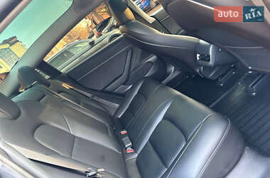 Седан Tesla Model 3 2020 в 