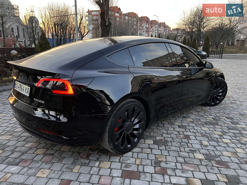 Седан Tesla Model 3 2022 в Тернополе