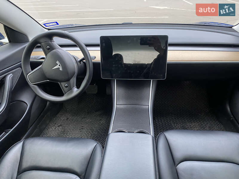 Седан Tesla Model 3 2020 в Запоріжжі