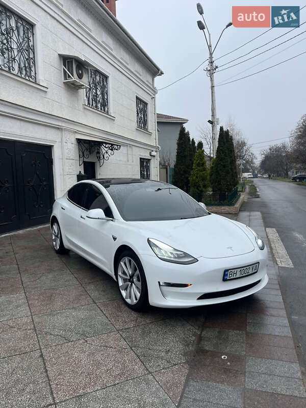 Tesla Model 3 2019