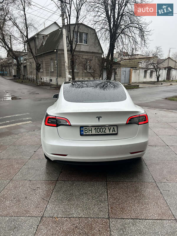 Седан Tesla Model 3 2019 в Одесі
